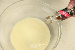 恋上柠檬香的味道---玛德琳蛋糕的做法步骤：8