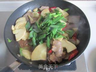 青蒜冬笋炒口条的做法步骤：12