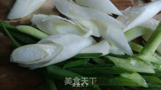葱爆大虾的做法步骤：2