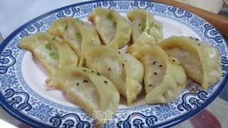 鲜肉锅贴的做法步骤：17