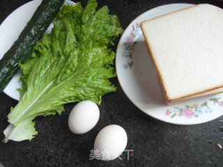黑胡椒火腿鸡蛋三明治的做法步骤：1