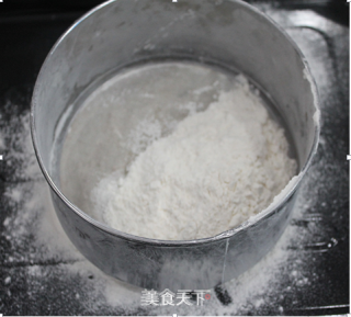 巧克力戚风蛋糕的做法步骤：1