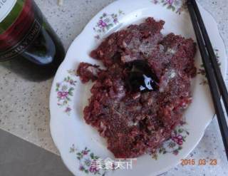 香辣牛肉酱的做法步骤：1