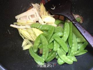 雷笋小炒荷兰豆的做法步骤：4