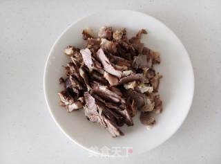 清爽开胃凉拌菜：凉拌牛肉的做法步骤：4