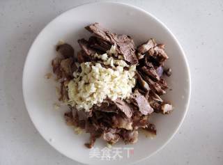 清爽开胃凉拌菜：凉拌牛肉的做法步骤：5