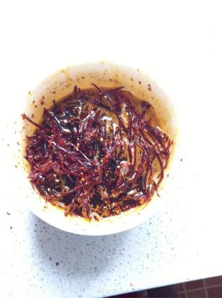 川味牛肉辣油的做法步骤：4