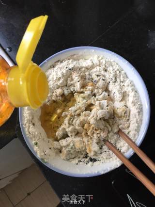 自制香脆小麻花的做法步骤：2
