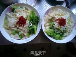 香辣油泼面的做法步骤：8