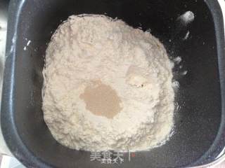 面包机版葡萄干面包!的做法步骤：3