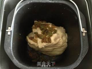面包机版葡萄干面包!的做法步骤：5