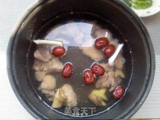 海参炖鸡腿的做法步骤：5