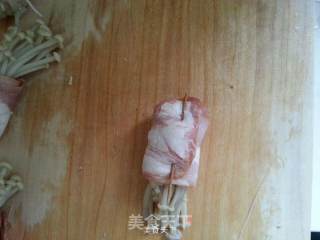 培根金针菇卷的做法步骤：4