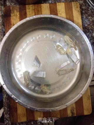 咸鱼茄子煲的做法步骤：1
