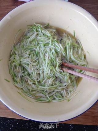 西葫芦小煎饼的做法步骤：4