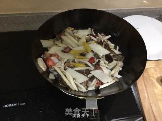 健康小炒---腊肉菌菇炒山药的做法步骤：5