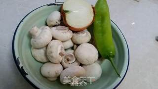 口蘑肉片的做法步骤：1