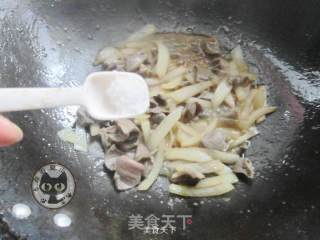 洋葱青椒炒鸡胗的做法步骤：6