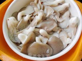 素炒平菇的做法步骤：4
