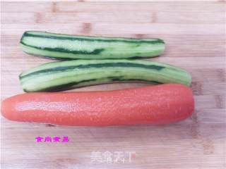 黄瓜胡萝卜卷的做法步骤：2