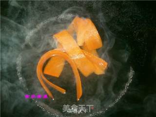 黄瓜胡萝卜卷的做法步骤：4
