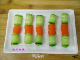 黄瓜胡萝卜卷的做法步骤：7