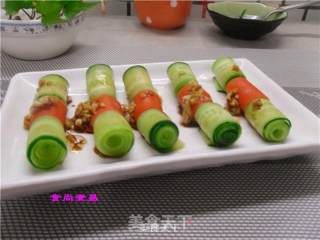 黄瓜胡萝卜卷的做法步骤：10