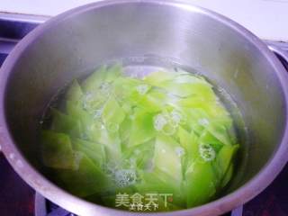 培根炒莴笋的做法步骤：3