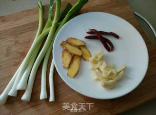 炒腊鸡的做法步骤：3