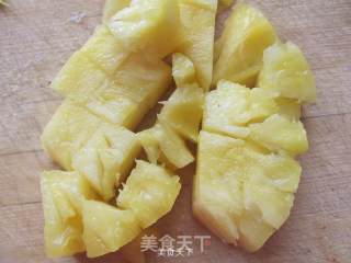 简单的蔬果沙拉及三明治的做法步骤：2