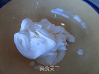 草莓冰激凌的做法步骤：2