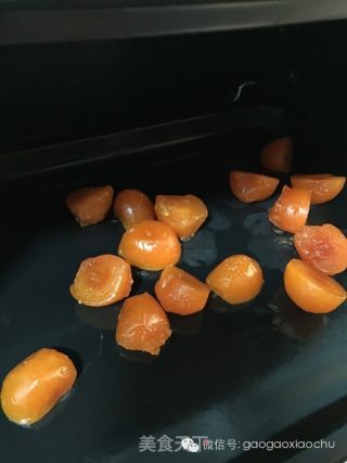 豆沙蛋黄酥的做法步骤：2