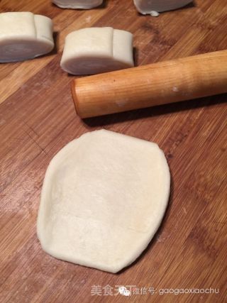 豆沙蛋黄酥的做法步骤：12