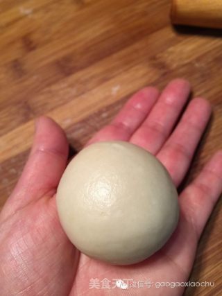豆沙蛋黄酥的做法步骤：15