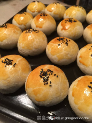 豆沙蛋黄酥的做法步骤：19