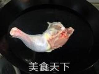 白切鸡的做法步骤：1