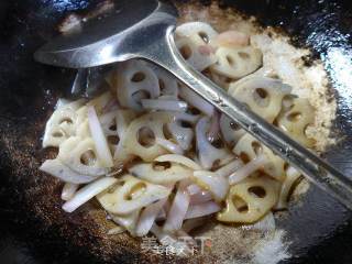 洋葱炒莲藕的做法步骤：9
