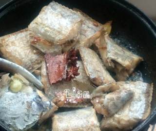 抗癌下饭菜～红烧带鱼的做法步骤：4