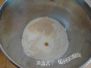 沙拉豆沙排包的做法步骤：2