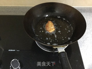 蒜香炸鸡翅的做法步骤：6