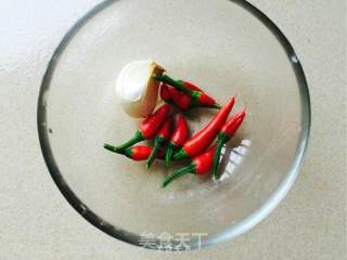指天椒炒蕃薯梗的做法步骤：3