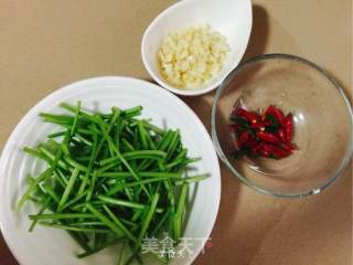 指天椒炒蕃薯梗的做法步骤：4