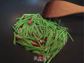指天椒炒蕃薯梗的做法步骤：7