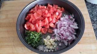 中国乡村版香菜匹萨酱的做法步骤：1