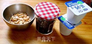 自制炒酸奶的做法步骤：1