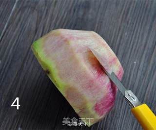 雕刻萝卜花让你的菜肴锦上添花的做法步骤：4