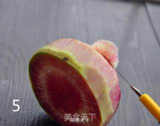 雕刻萝卜花让你的菜肴锦上添花的做法步骤：5