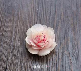 雕刻萝卜花让你的菜肴锦上添花的做法步骤：17
