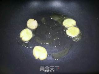 赤小豆粉葛鲮鱼汤的做法步骤：2