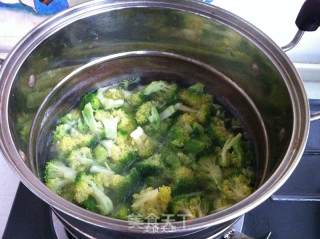 西兰花烧豆腐的做法步骤：1